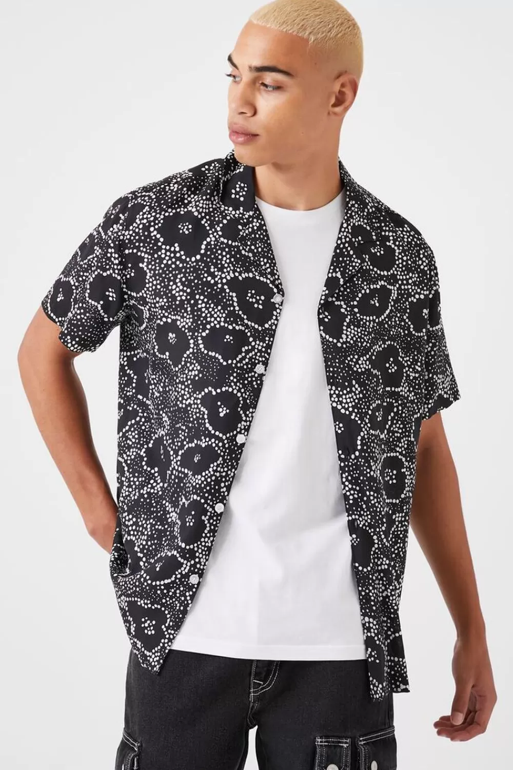 Tops>Forever 21 Abstract Floral Print Shirt Black/White