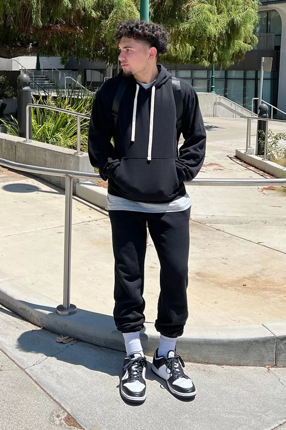 Tops>Forever 21 Basic Drawstring Hoodie Black