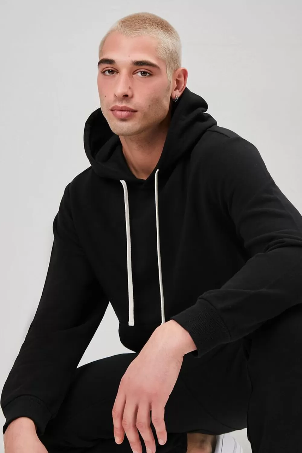 Tops>Forever 21 Basic Drawstring Hoodie Black