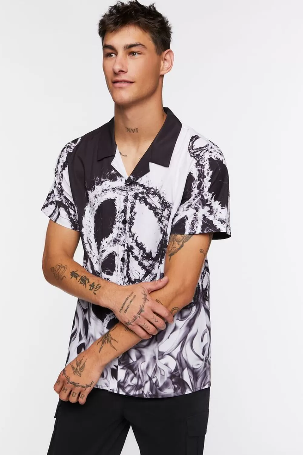 Tops>Forever 21 Colorblock Peace Sign Shirt Black/White