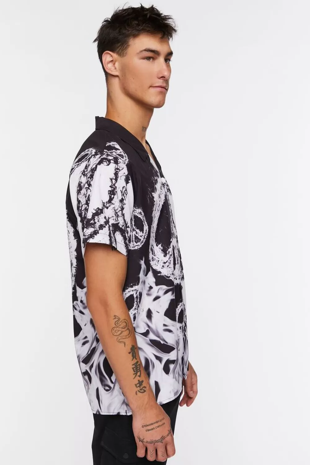 Tops>Forever 21 Colorblock Peace Sign Shirt Black/White