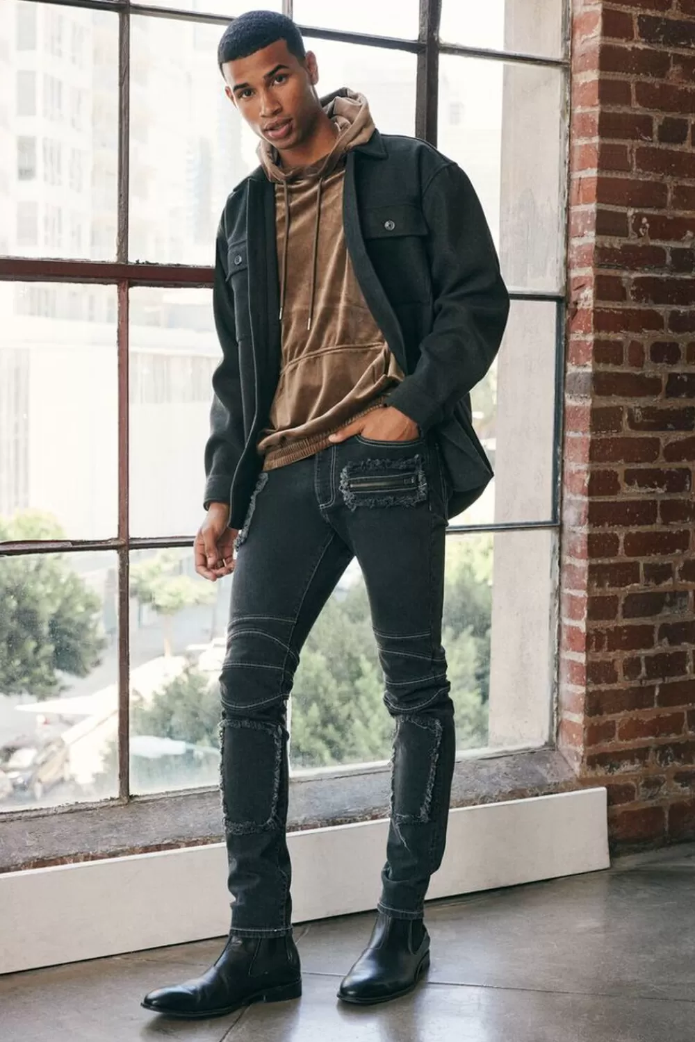 Jeans + Denim>Forever 21 Distressed Zippered Skinny Jeans Black