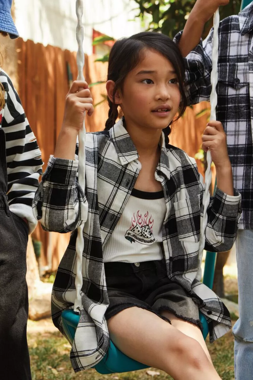 Tops>Forever 21 Kids Plaid Curved-Hem Shirt (Girls + Boys) Black/White
