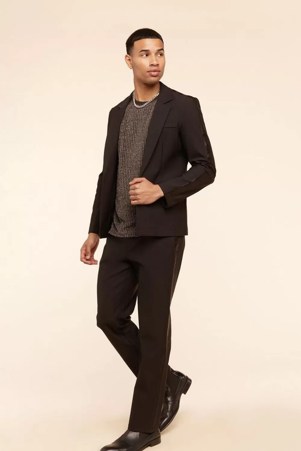 Jackets + Outerwear>Forever 21 Notched Button-Front Blazer Black/Black