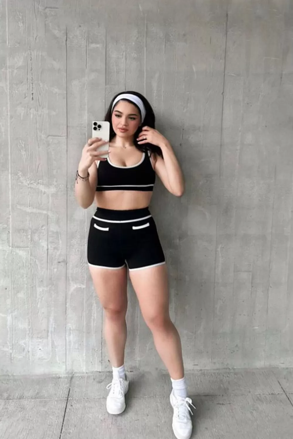 Activewear>Forever 21 Seamless Contrast-Trim Sports Bra Black/White