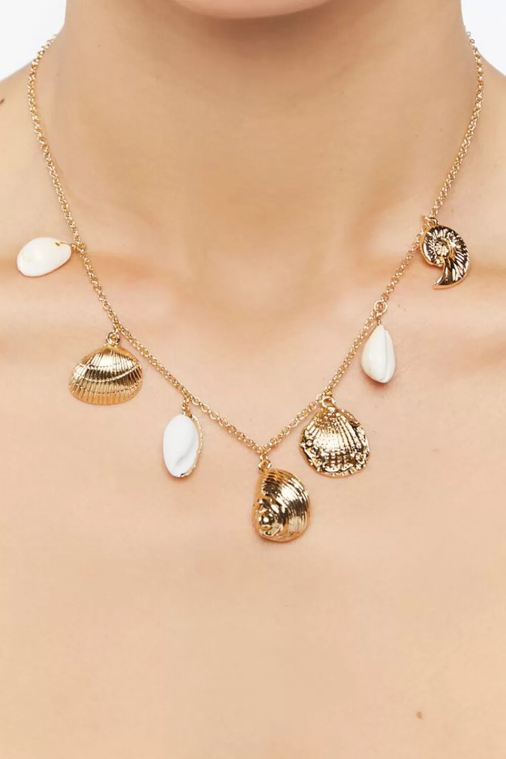Necklaces>Forever 21 Seashell Charm Chain Necklace White/Gold