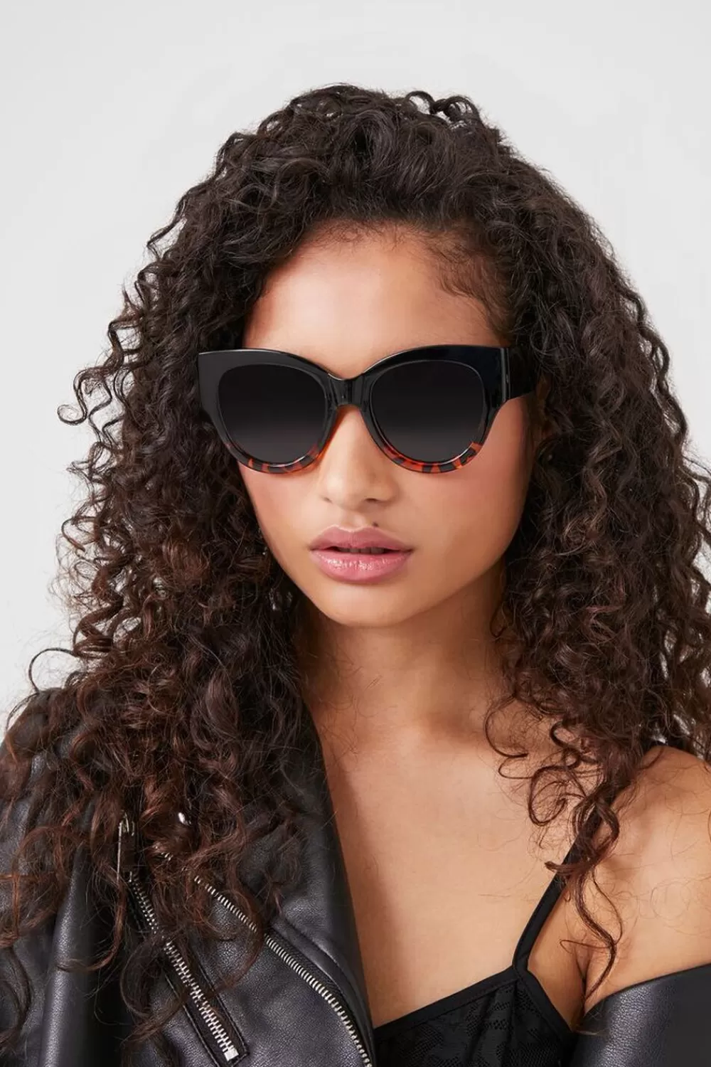 Sunglasses + Readers>Forever 21 Tinted Round Sunglasses Black/Black