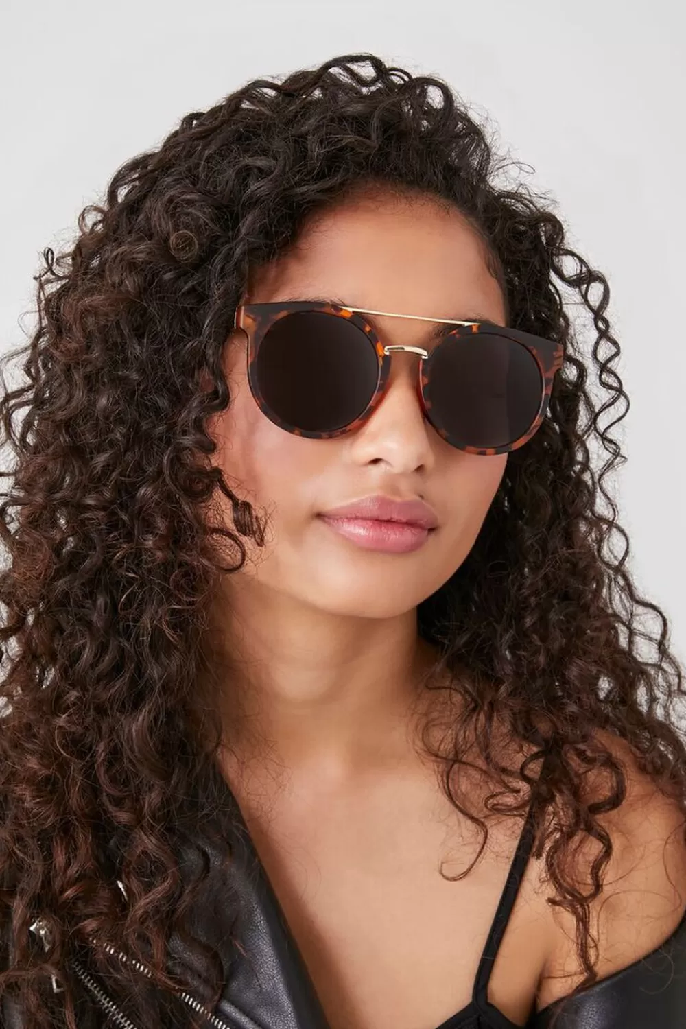 Sunglasses + Readers>Forever 21 Tortoiseshell Round Sunglasses Brown/Black