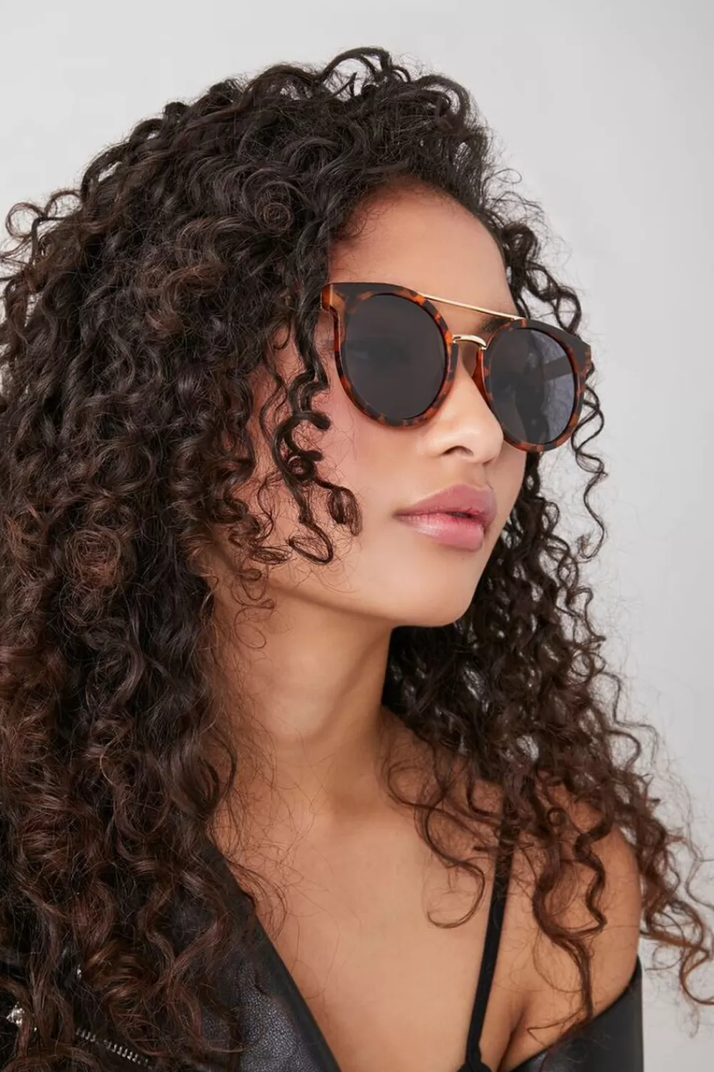 Sunglasses + Readers>Forever 21 Tortoiseshell Round Sunglasses Brown/Black