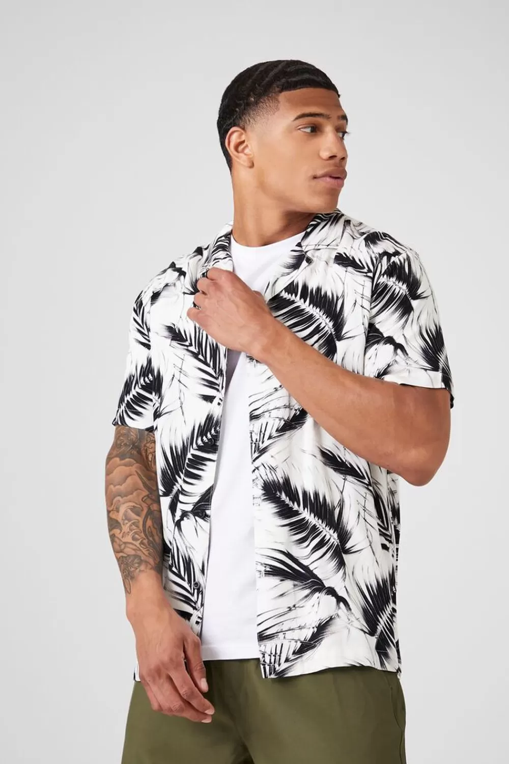Tops>Forever 21 Tropical Print Short-Sleeve Shirt White/Multi